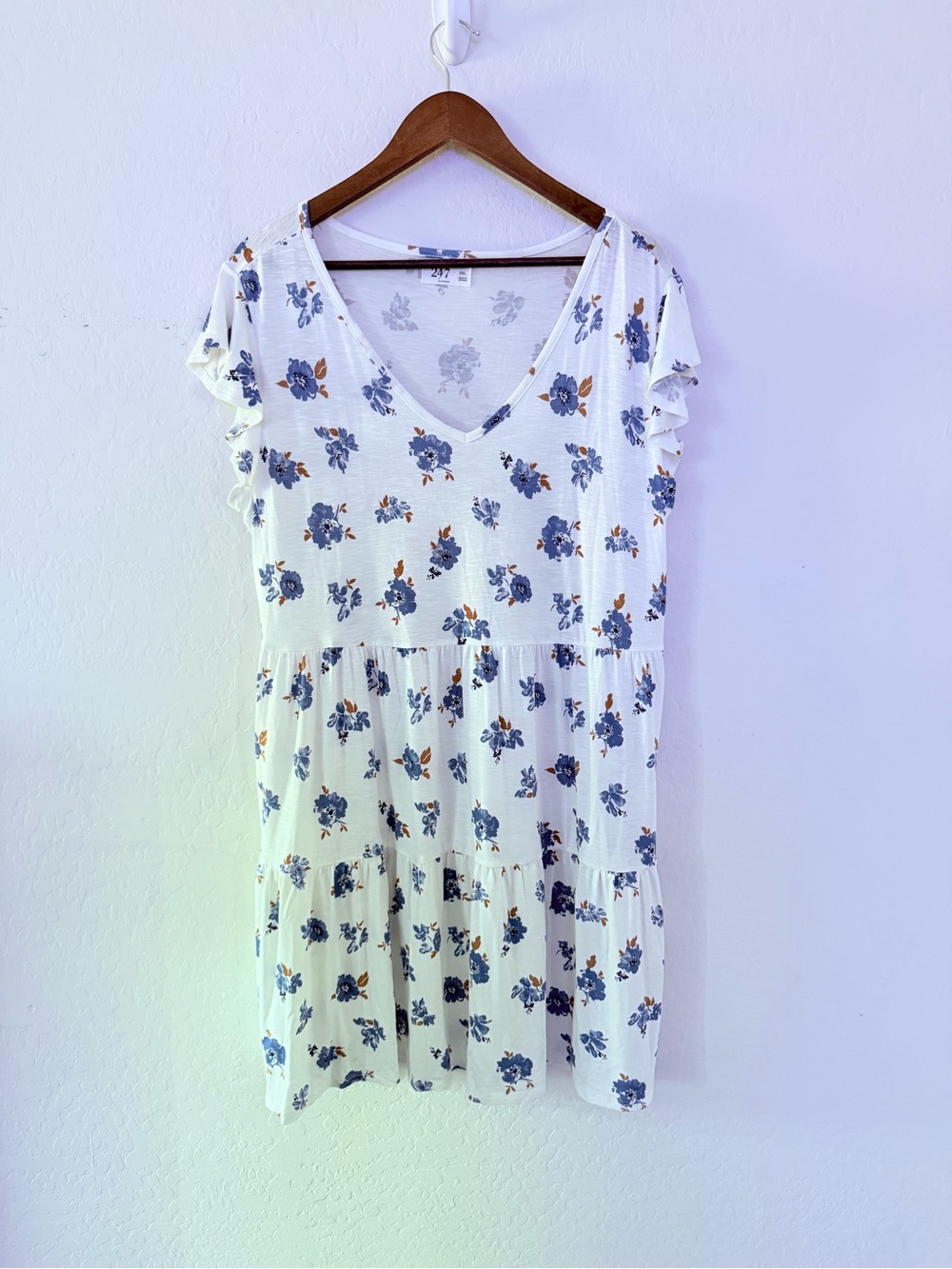 24/7 by Maurices Floral Tiered Dress XXL White Blue Flutter Sleeve